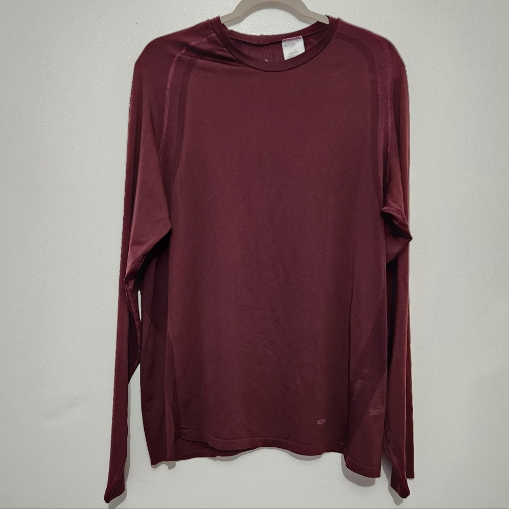 Reebok Mens XL Play Dry Maroon Long Sleeve Training Shirt Wicking Athletic 28.5"